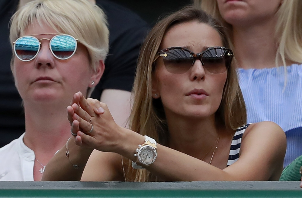 Jelena Đoković pokazala ČIME se najviše vozi, izazvala haos na mrežama i TONU KOMENTARA! (FOTO)