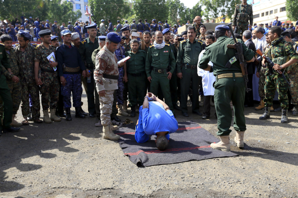 Pedofile koji su silovali pa svirepo ubili dečaka (10) streljali na trgu, a onda im se dodatno osvetili