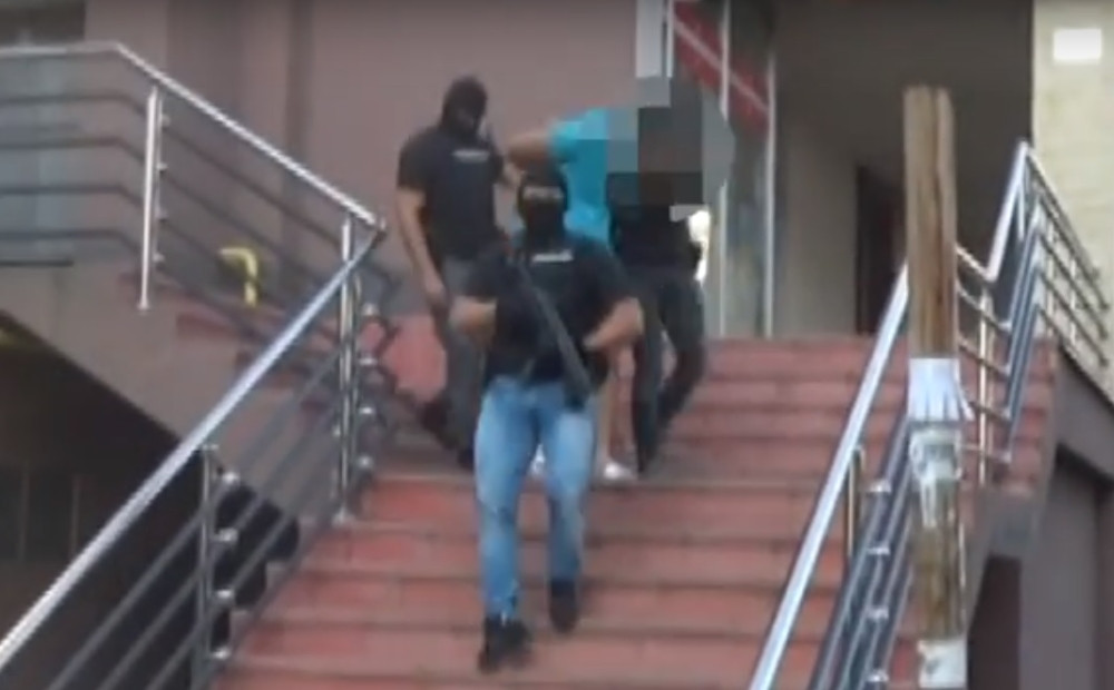 Petoro UHAPŠENIH OPTUŽENO  zbog malverzacija, nameštanja mečeva i pranja para!