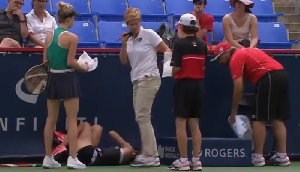 Poznata teniserka nezgodno pala, pa počela da VRIŠTI, PLAČE i moli za pomoć! (VIDEO)