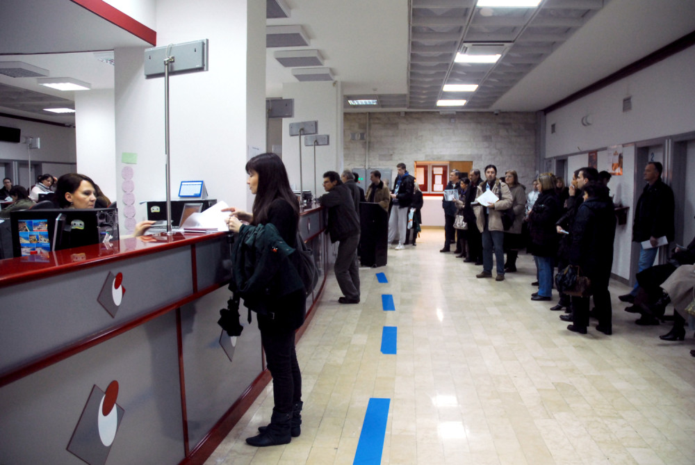 Putnici u neverici zbog nesvakidašnjih procedura na aerodromu zbog korone