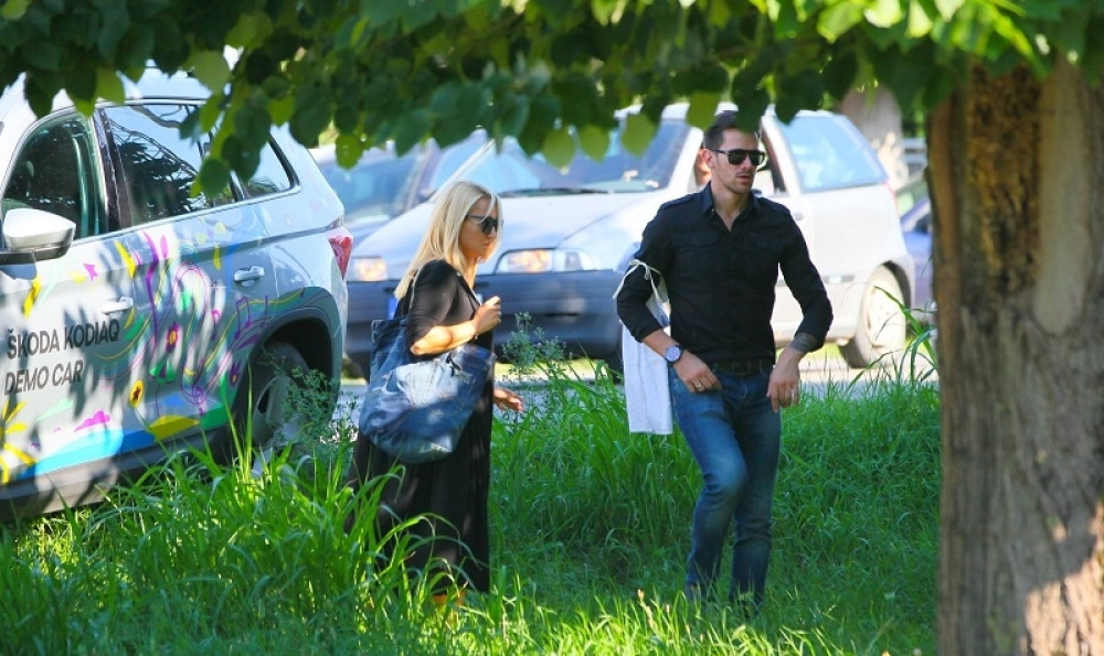 MUK NA SAHRANI GOCINOG KUMA: Pevačica se snažnim rečima obratila ocu ubijenog Maria!