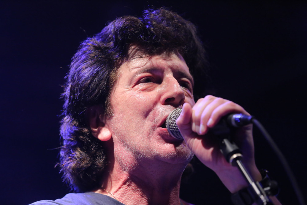 Branitelji se bunili, Bajaga izašao na binu u Sisku, a publika je ovako odreagovala (FOTO)