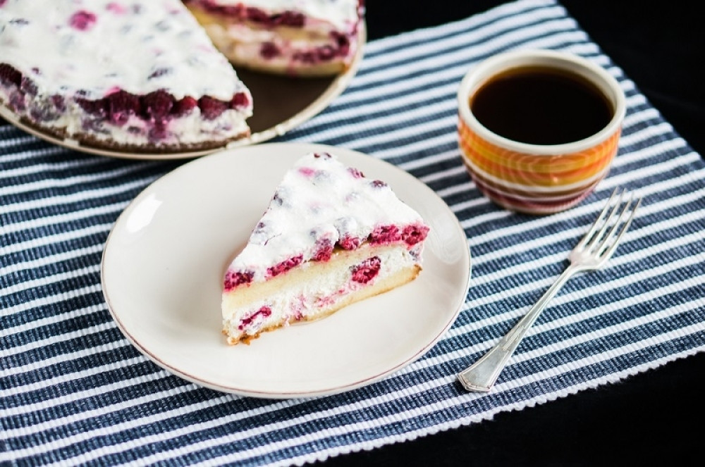 Torta sa malinama, jedinstvena čarolija ukusa koju će obožavati svi ukućani!