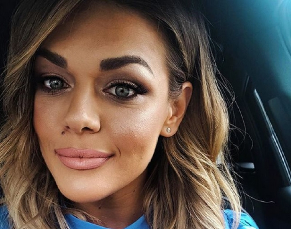 Najbolja hrvatska sportistkinja razvalila OTPOZADI U TANGA KUPAĆEM, koji joj ističe savršenu GUZU! (FOTO)