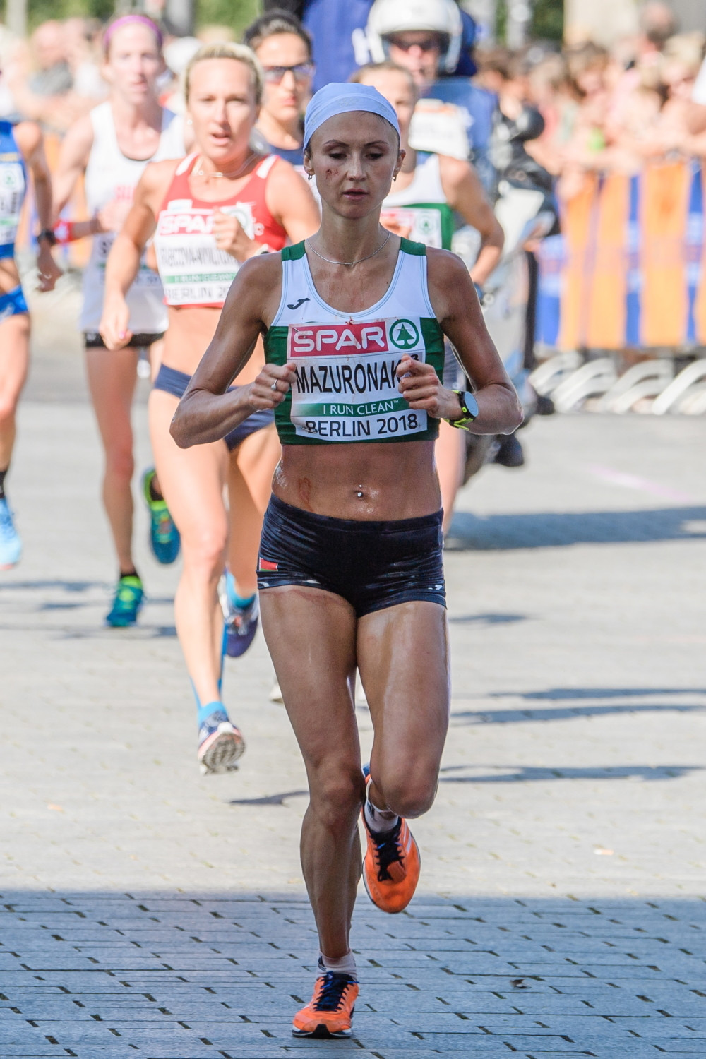 Beloruskinja trčala maraton u lokvama krvi, ali ono što je usledilo u finišu trke oduševilo je sve (VIDEO)