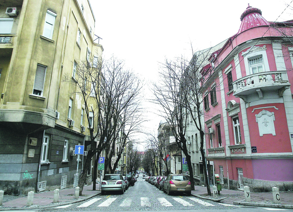 Danas pretežno sunčano uz vetar i umerenu oblačnost