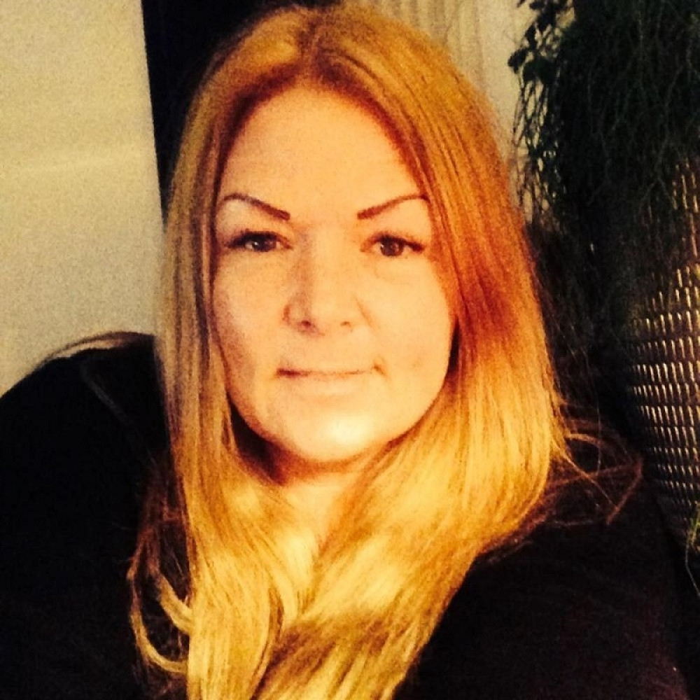 Poslanica objavila na Fejsbuku da ju je silovala grupa migranata, a da su vlasti to naručile (VIDEO)