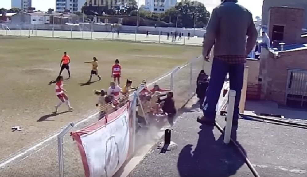 Argentinke se isprozivale usred meča, a onda je krenula TUČA GODINE! (VIDEO)