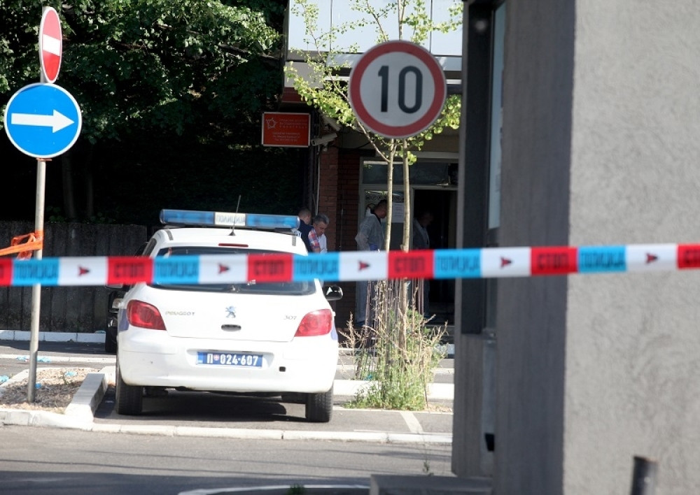 Tinejdžer hicem iz pištolja pogodio muškarca kod Novog Pazara!