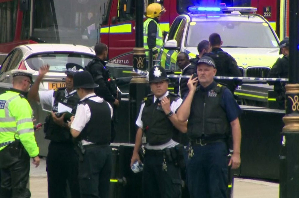 Pojavio se snimak koji najbolje prikazuje horor ispred londonskog parlamenta (UZNEMIRUJUĆ VIDEO)