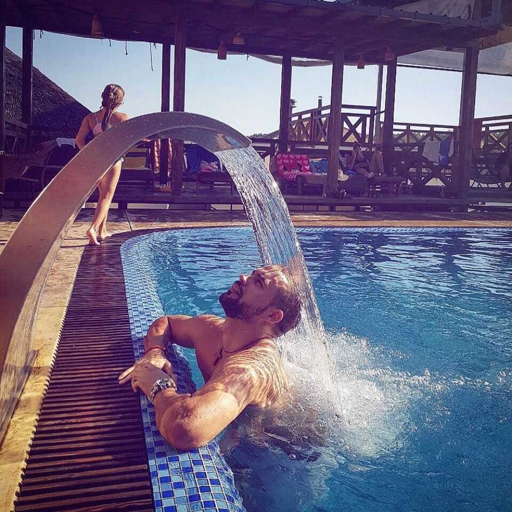 ULAZI I U SEDMU SEZONU: Ovakvog učesnika “Parova”, koji je sada i voditelj na Hepi televiziji, niste upoznali!