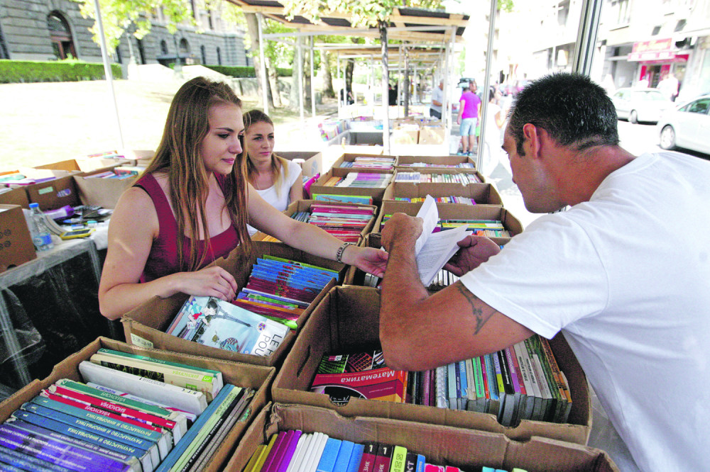 Bazar polovnih knjiga u Kosovskoj i na Trgu Nikole Pašića