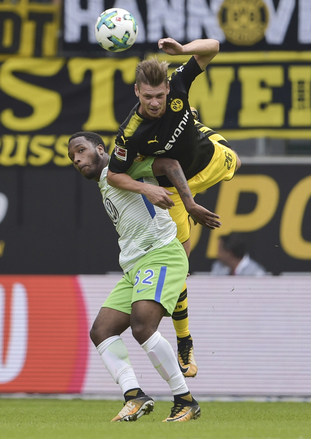 Englez izgubio pasoš kući, Volfsburg raskida ugovor (FOTO)