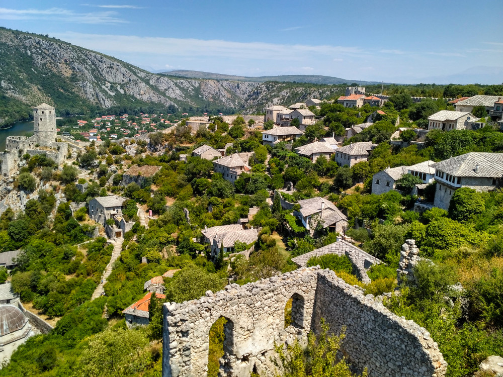 Preko 20.000 naoružanih muškaraca na granici, pokušavaju da se probiju u SRCE EVROPE