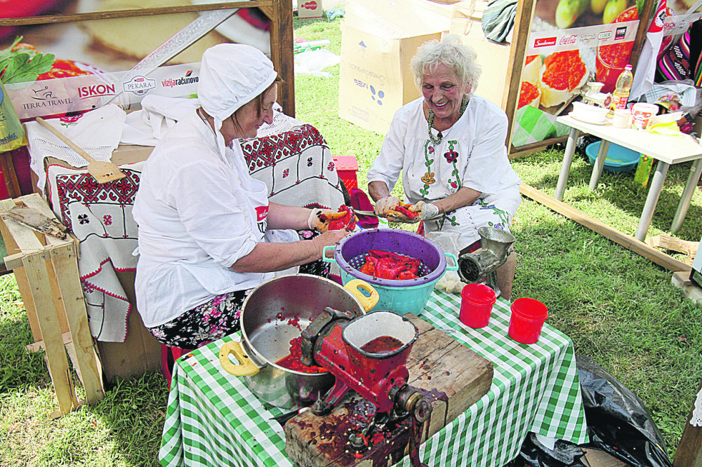 Marko (26) otkrio recept za savršen ajvar!