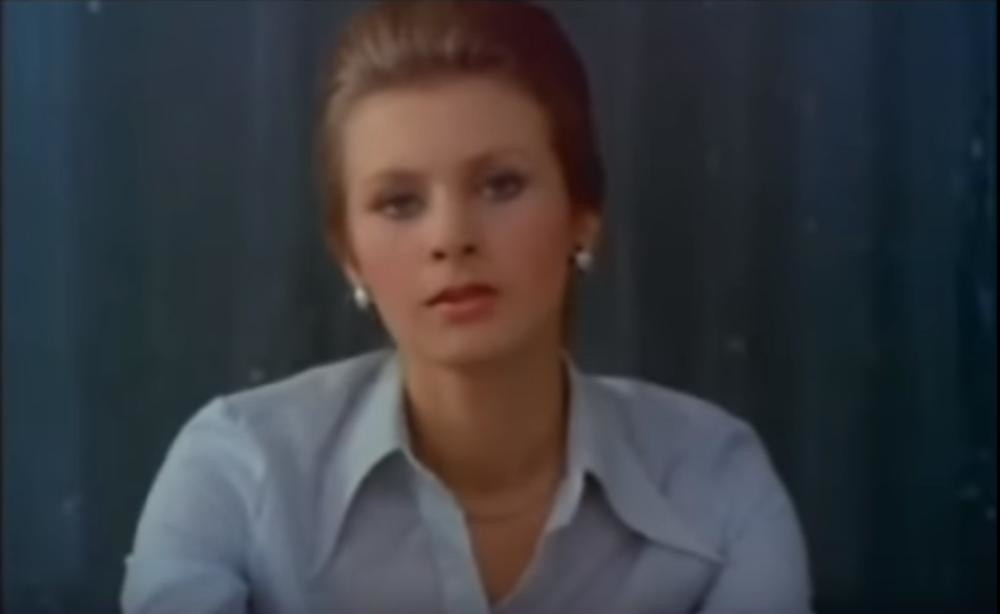 Seksi profesorka iz Varljivog leta za kojom je Perica ludeo, danas radi na Prištinskom univerzitetu i izgleda totalno drugačije! (FOTO)