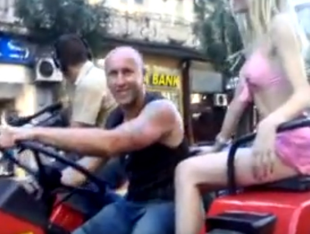 BIO JE JEDAN OD NAJBOGATIJIH SRBA, A ONDA JE IZGUBIO SVE: O njegovim orgijama je brujao svet, a sada ulazi u "Parove" po glavnu nagradu