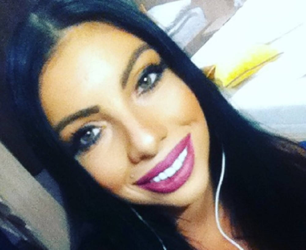 ONA BAŠ NEMA SRAMA: Bivša učesnica Parova prošetala centrom Beograda u  donjem vešu! Sve se videlo!