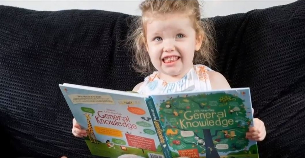 ČUDO NAD ČUDIMA Ona je Ofelija, ima tri godine i inteligentija je od Alberta Anštajna i Stivena Hokinga ali porodica ima ozbiljan problem!