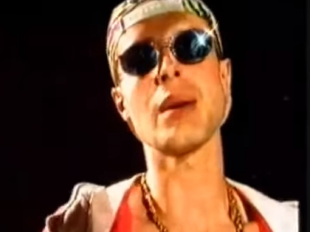 90-IH JE OD JEDNE PLATE MOGAO DA KUPI STAN, JAHTU I AUTO! Njegove pesme je pevala cela Juga, a evo čime se danas bavi