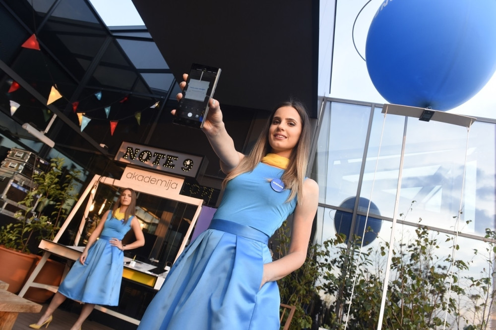 STIGAO SUPERMOĆNI GALAXY NOTE 9 Kada vidite šta sve ima odmah ćete ga kupiti! Evo koliko košta u Srbiji!