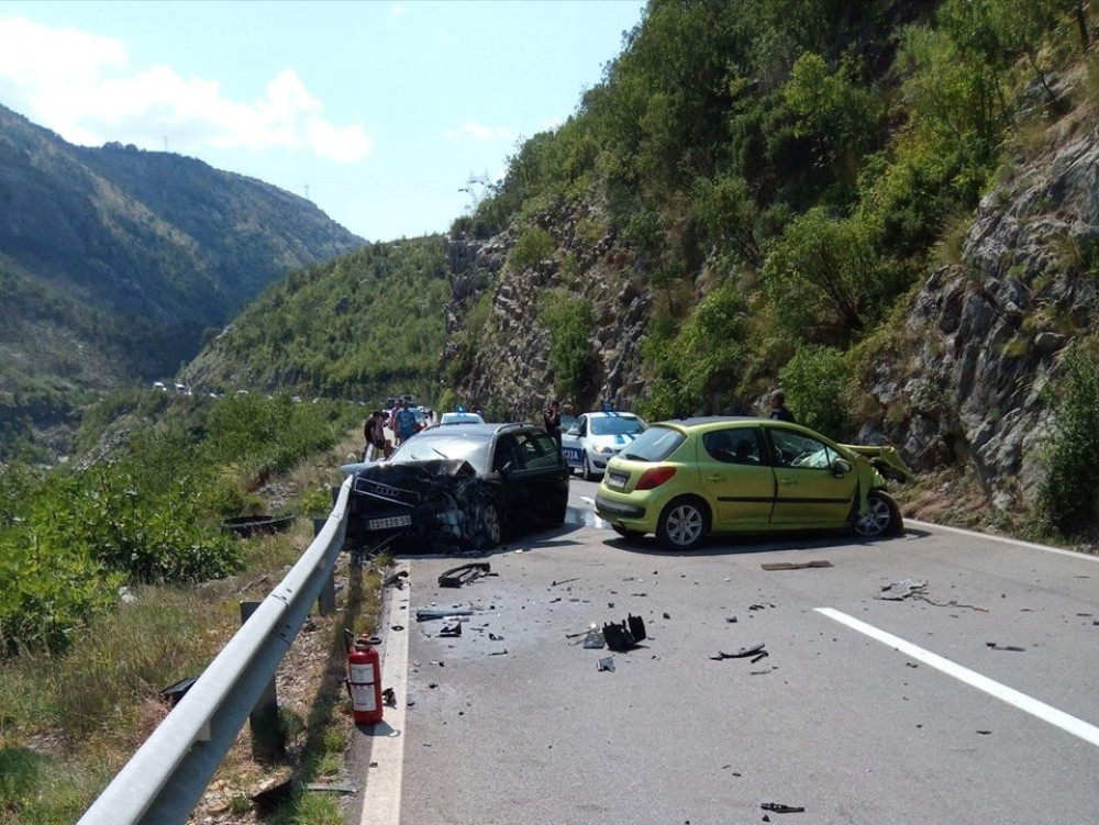 Gledala kako ginu u stravičnoj saobraćajnoj nesreći