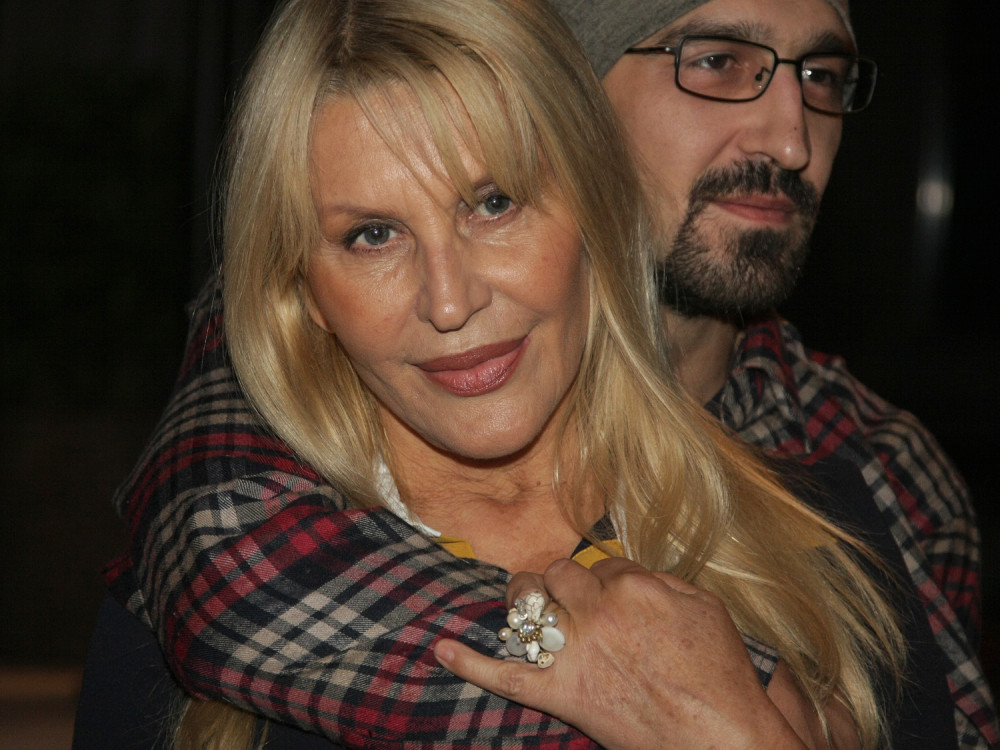 Verica Rakočević okitila novogodišnju jelku, a ovaj detalj svima upada u oko (FOTO/VIDEO)