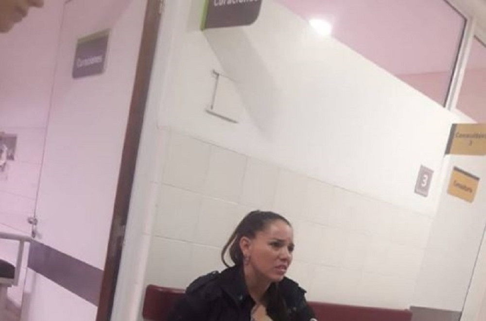 Samohrana majka šestoro dece završila u bolnici, a onda je policajka uradila neverovatnu stvar i pomogla zanemarenoj bebi! (FOTO 18+)