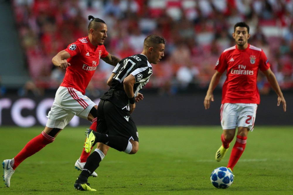 Srpski reprezentativac prelazi iz evropskog velikana u fenjeraša