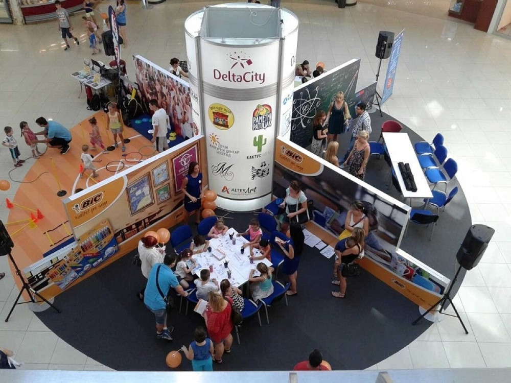Program za prikupljanje pribora za socijalno ugroženu decu u tržnom centru "Delta City"