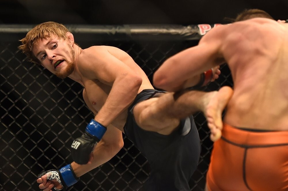 UFC borac BUŠILICOM sebi OTFIKARIO TESTISE, još slikao KRVLJU NATOPLJENE gaće! (FOTO)