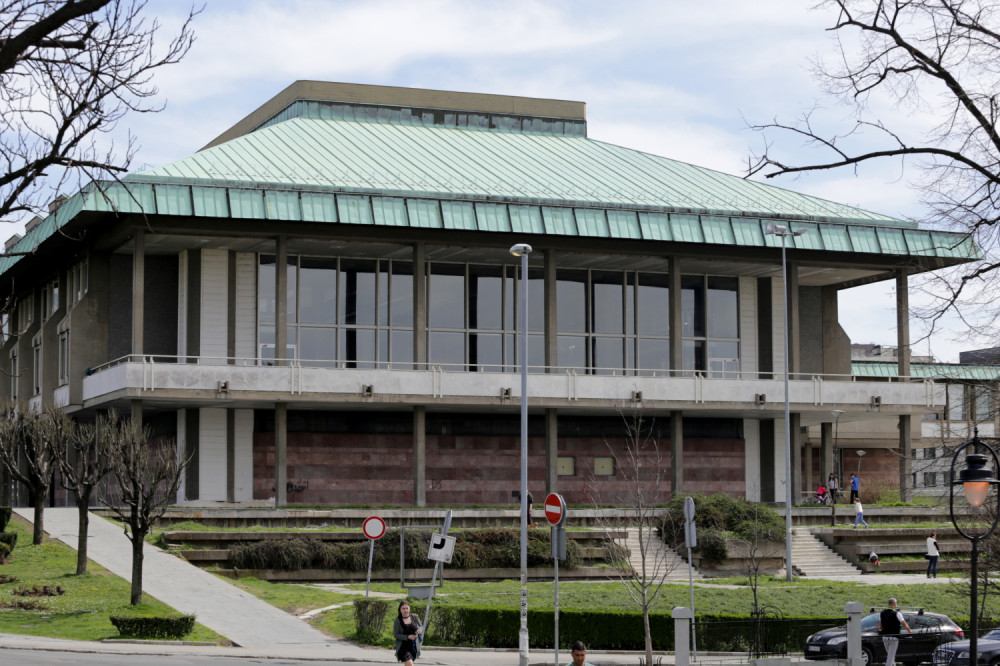 Hitna pomoć odjurila u Narodnu biblioteku! Evo šta se dešava!