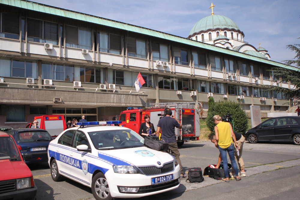 U Narodnoj biblioteci na Vračaru iscureo gas, ima mrtvih, hitne službe i dalje na terenu! (FOTO)