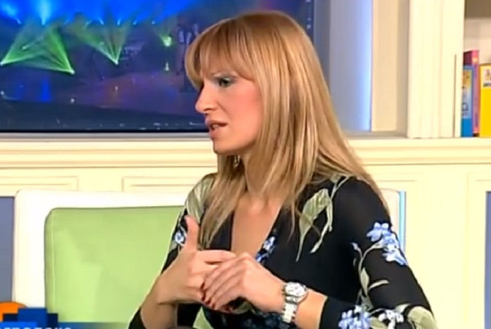 NASILNO JE GURALA MOG OCA I CEPALA REŠENJE! Oglasila se komšinica koja je ošamarila voditeljku RTS-a, pa otkrila nove detalje svađe