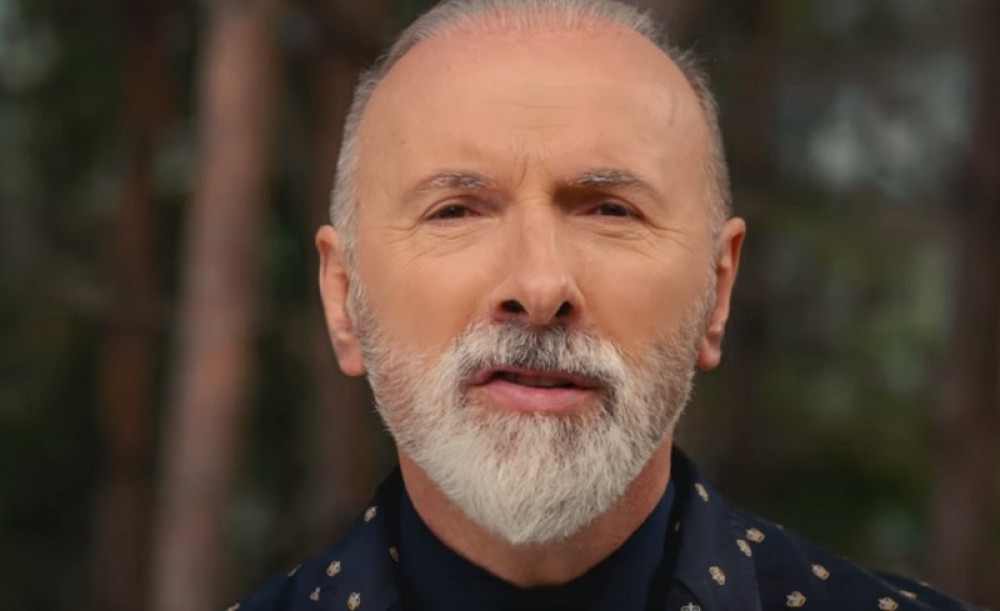 Dino Merlin je voleo SPONZORUŠU! Ona ga je uništila i SLOMILA mu srce, a onda je nastao OVAJ HIT