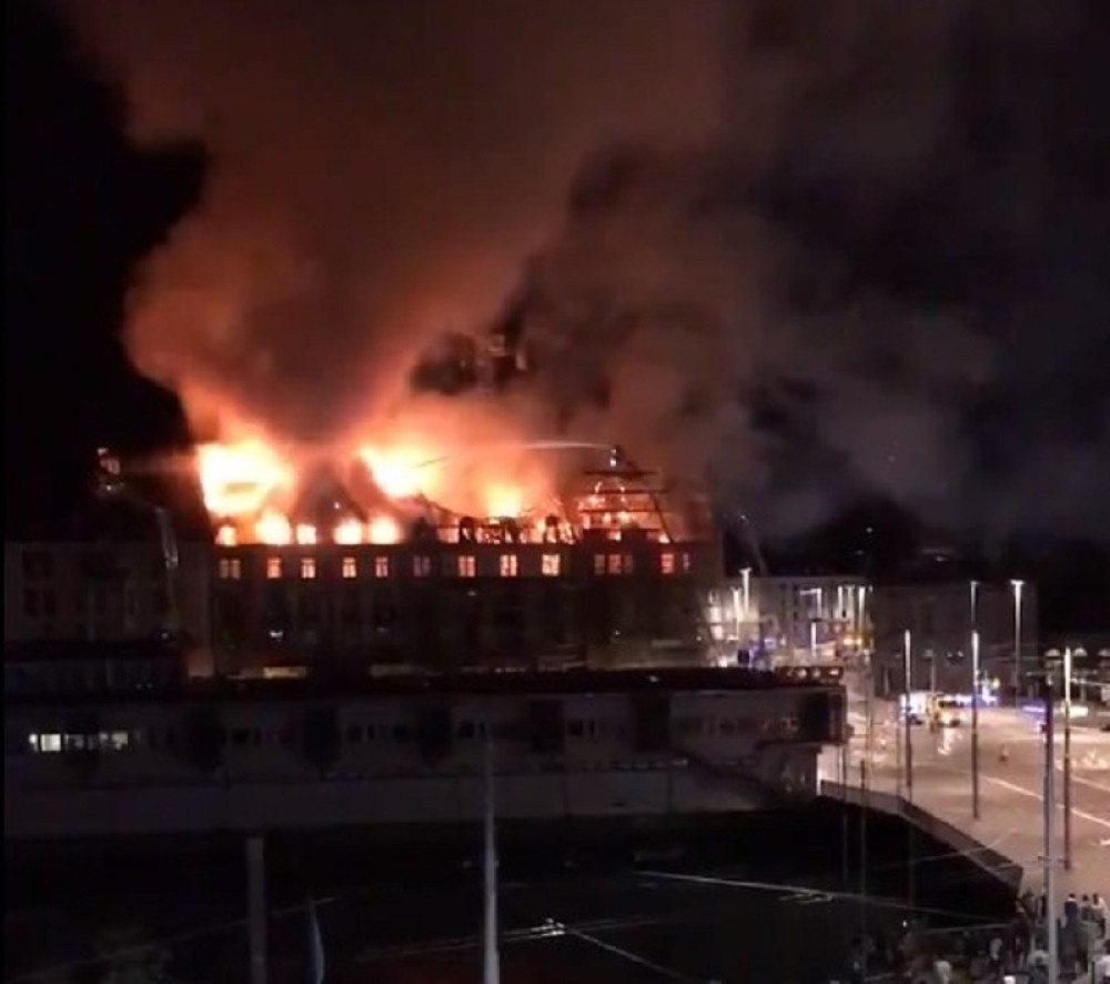 OGROMAN POŽAR I EKSPLOZIJE kod glavne železničke stanice, hitne službe na licu mesta! (FOTO + VIDEO)