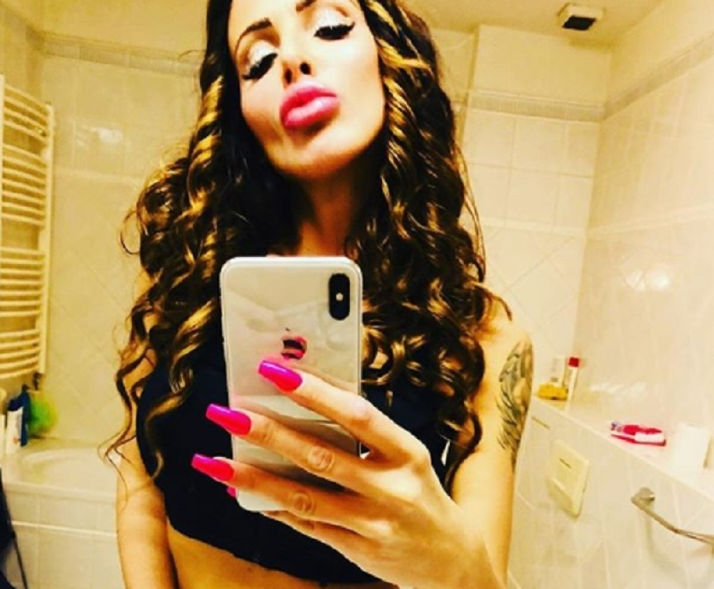 PROCURIO PORNO SNIMAK TUĐMANOVE BIVŠE ŽENE! Zbog ovoga je bila u centru skandala, a sada ulazi u Zadrugu 2! (18+)