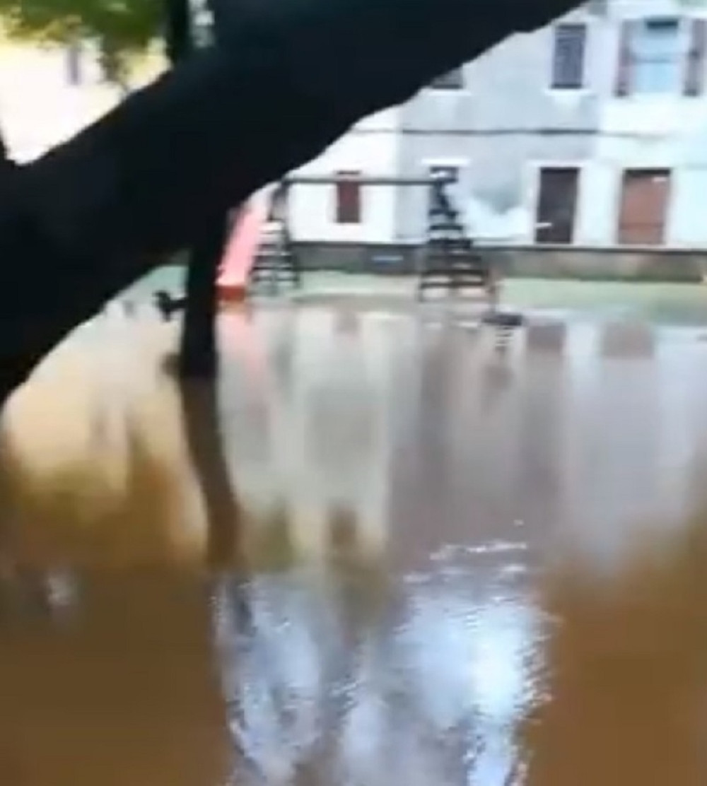 KATASTROFA! Nevreme pogodilo celu zemlju, mladića udario grom (VIDEO)