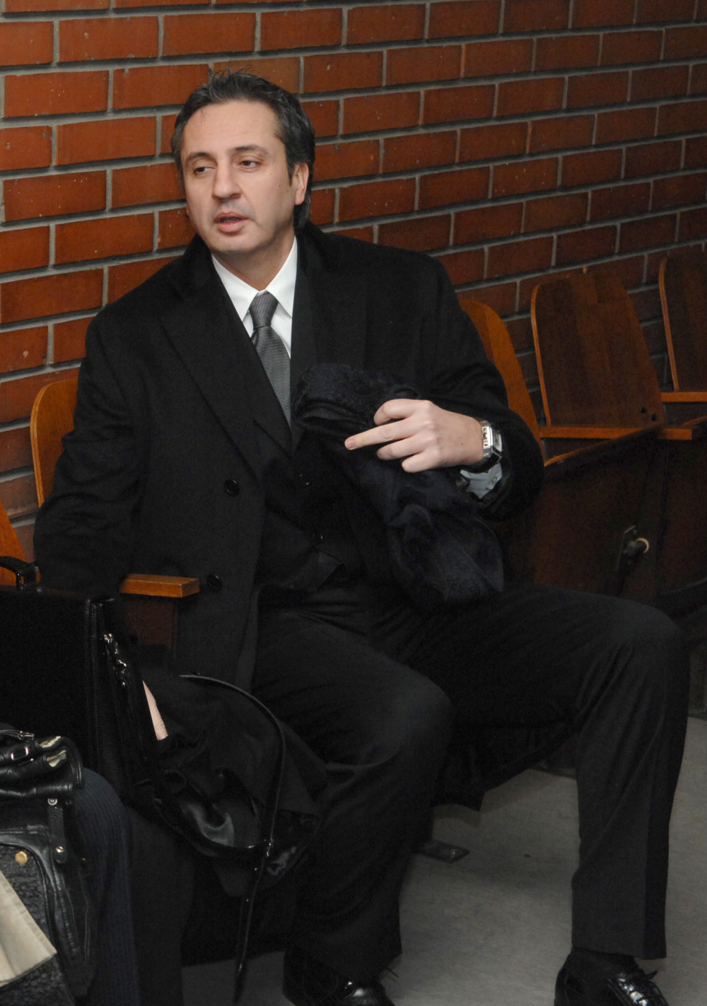 Doživeo infarkt tokom skijanja na Kopaoniku, lekari mu se bore za život!