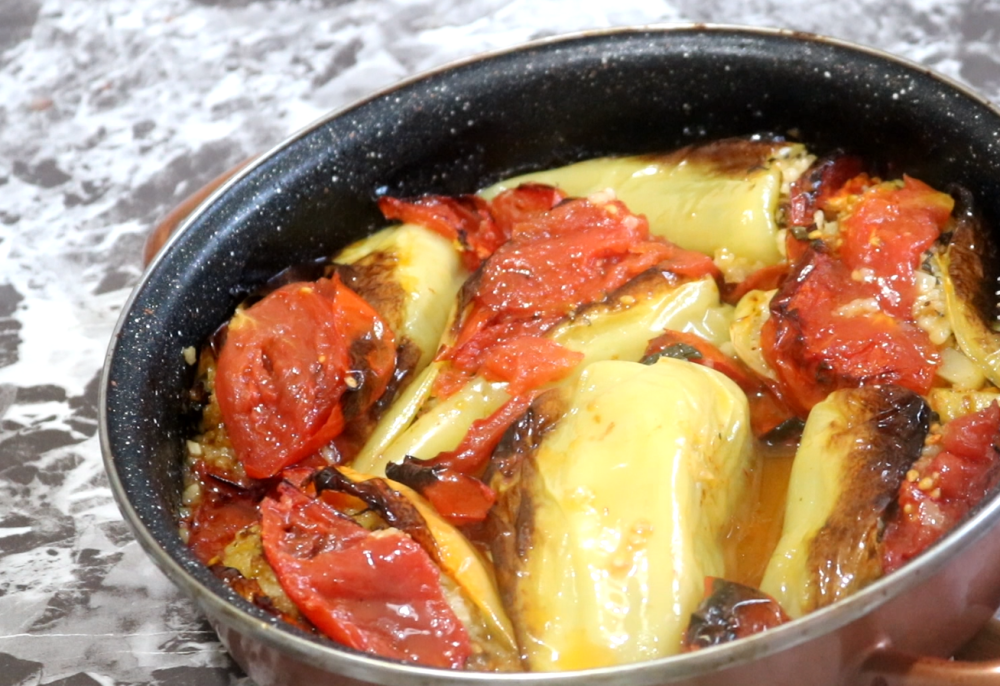 SAVRŠEN RUČAK, A NE SADRŽI MESO: Jednostavan recept za preukusne punjene paprike!