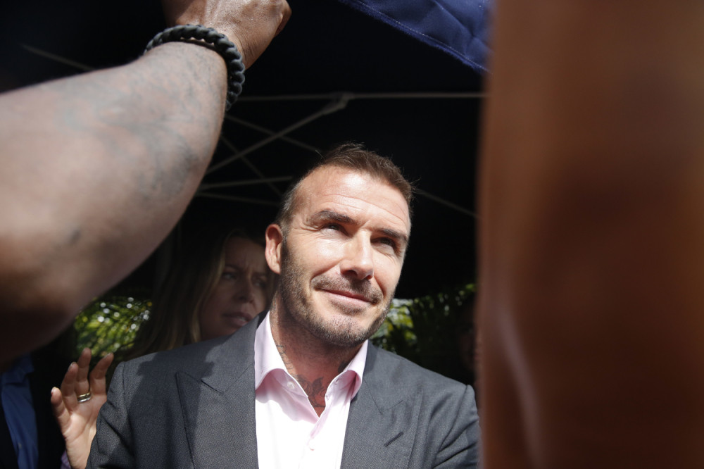 Kamere "uhvatile" Bekama kako za volanom radi OVO, sledi mu žestoka kazna!