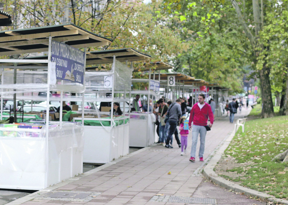 Polovne knjige čekaju kupce