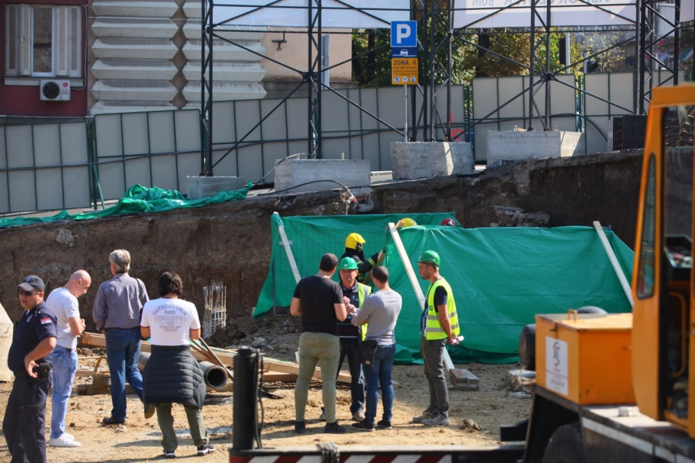 "Bio sam na pet metara od njega, rukama je hteo da odgurne zid"