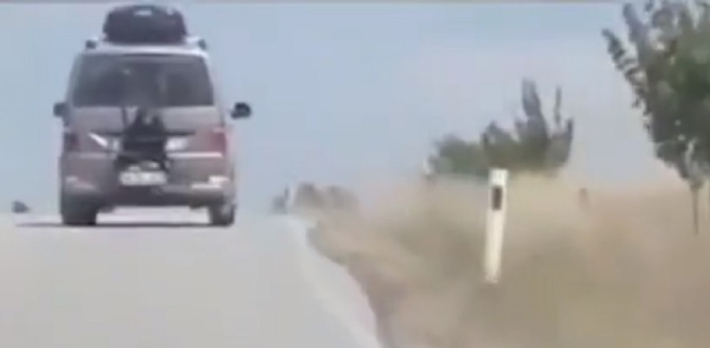 Vozili se iza Turčina, pa ugledali ŠOKANTAN PRIZOR! Ovaj video UŽASNUO JE SVET!