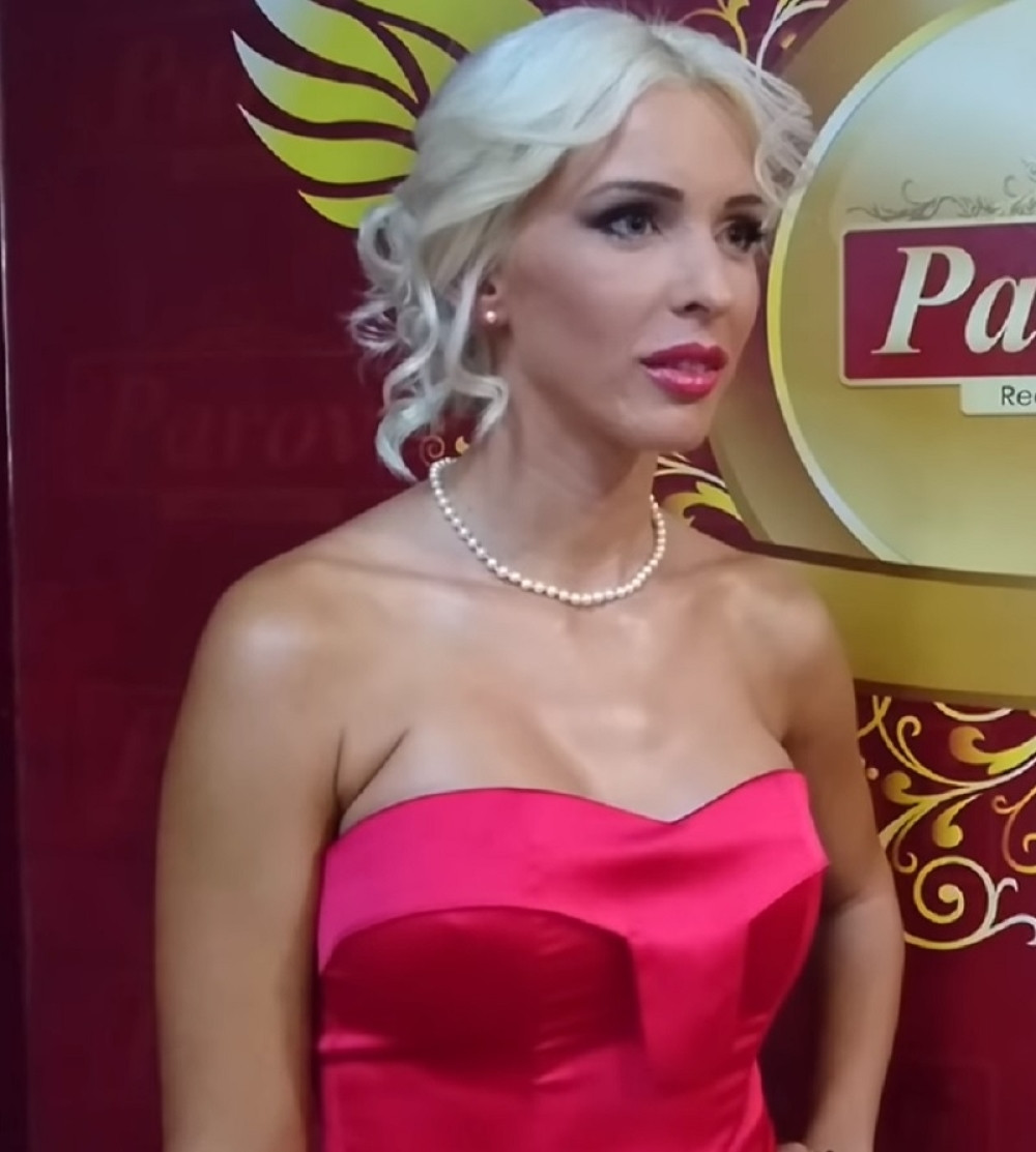 DEČKO JU JE MALTRETIRAO, A ONDA I OŠIŠAO NA ĆELAVO: Evo kako je učesnica "Parova" tada izgledala! (FOTO)