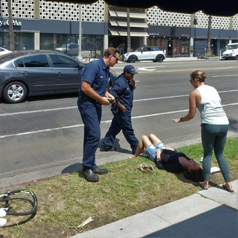 STRAŠAN UDES! Poznata glumica povređena u saobraćajnoj nesreći! (FOTO)