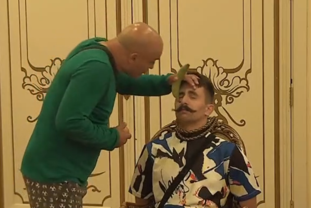 IŽIVLJAVAO SE NAD NJIM! Baki B3 vezao cimera za stolicu, pa krenuo da ga muči i udara najstrašnije!