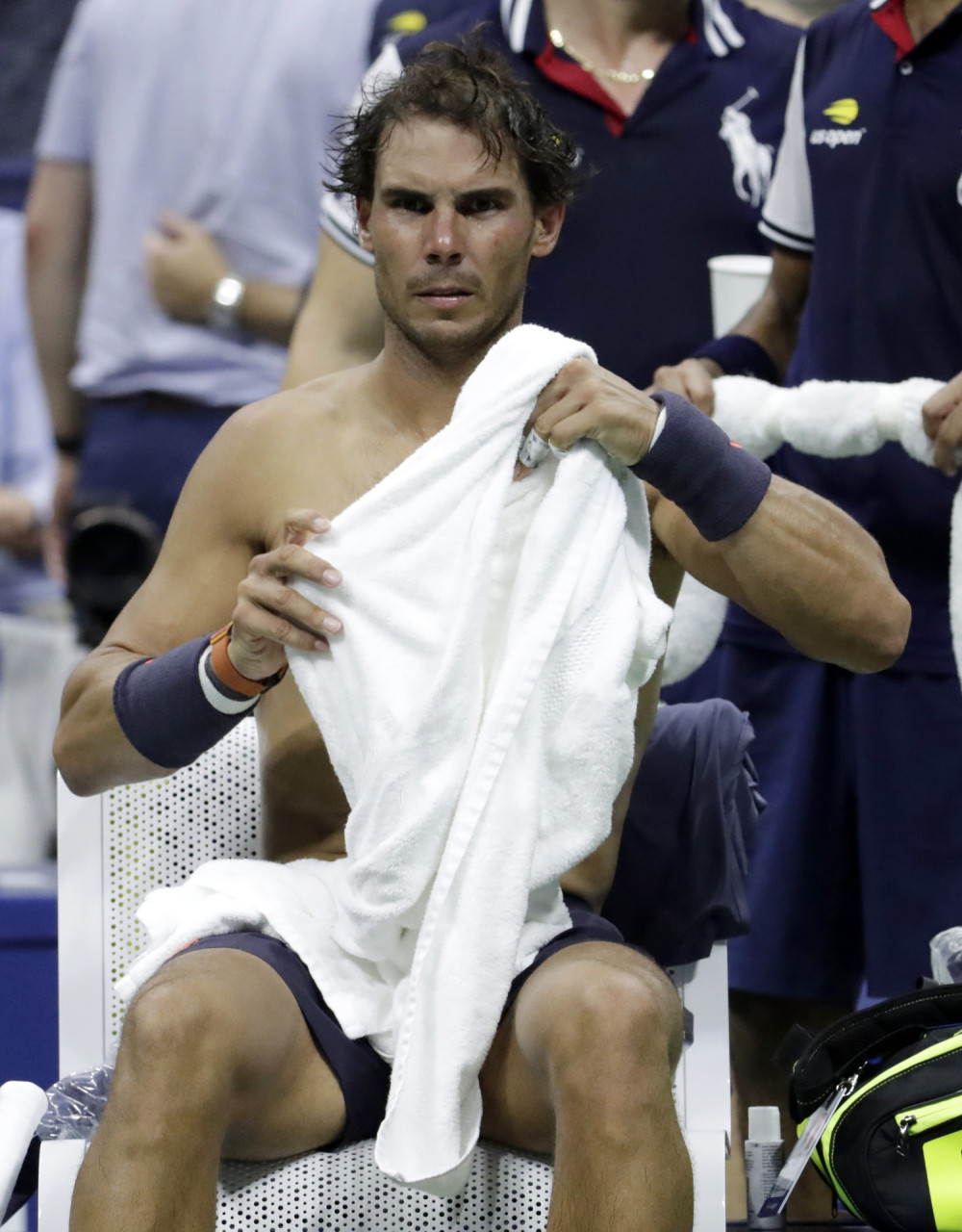 Nadal PUK'O po vrućini, tražio od sudije da mu nabavi ventilator, evo kako je prošao! (VIDEO)