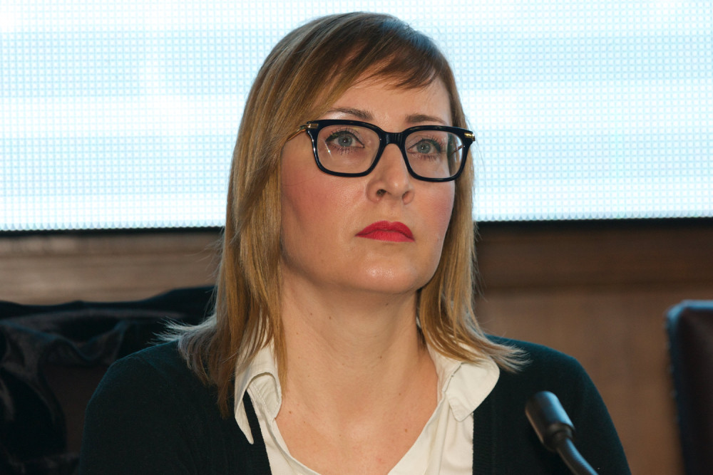 Tanja Vojtehovski danas uslikana na aerodromu, Đilas je čekao